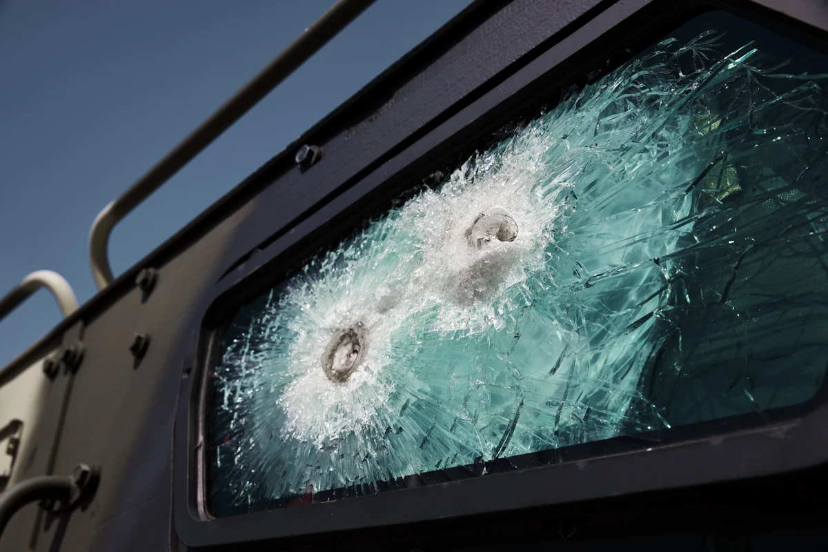 vidro blindado, carro blindado, blindagem, à prova de balas