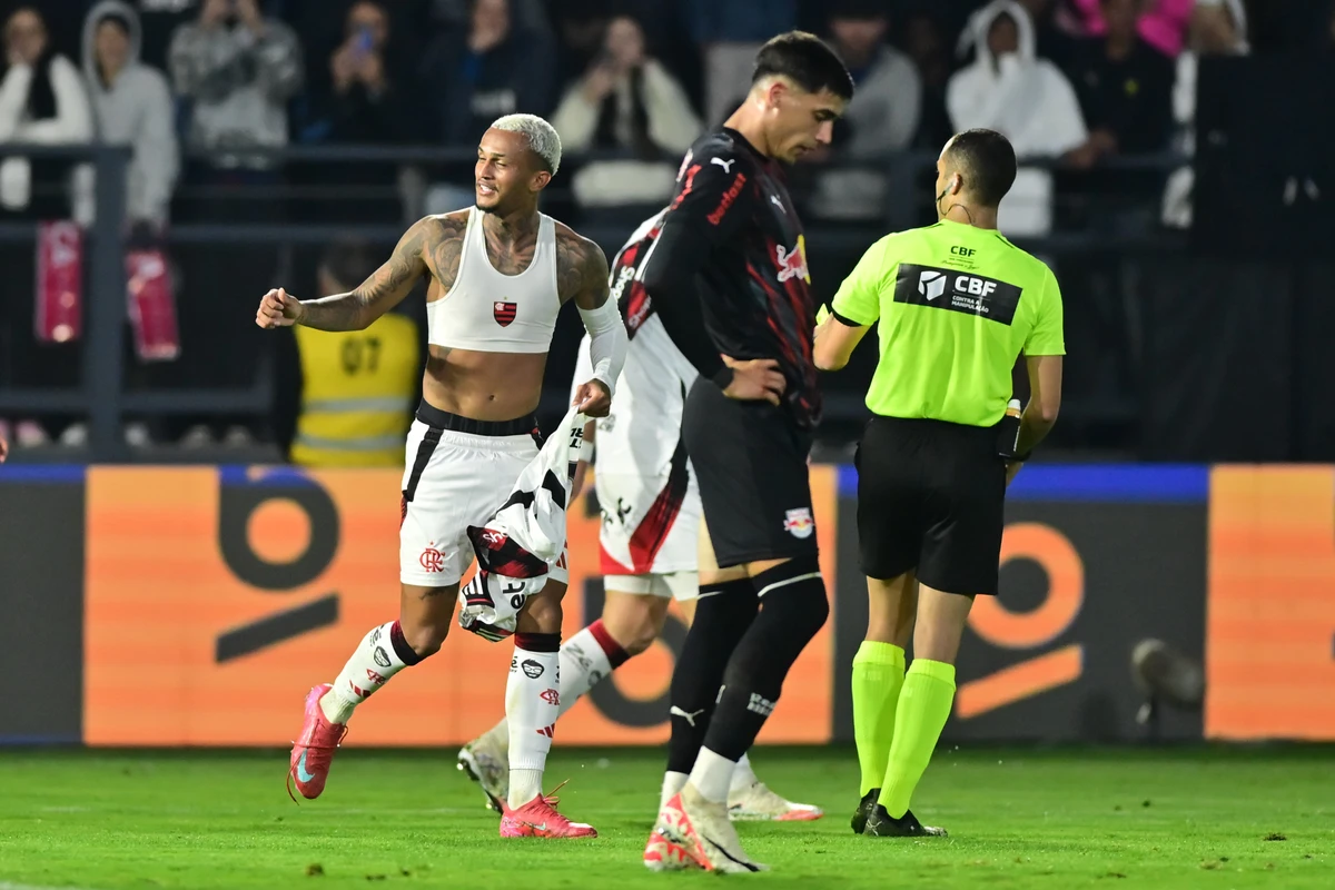 Wesley marcou o gol da vitória do Flamengo sobre o Bragantino