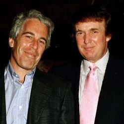 Reportagem do Wall Street Journal diz que o presidente foi informado em maio de que seu nome estava nos arquivos de Jeffrey Epstein.