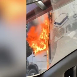 Segundo o Corpo de Bombeiros, ninguém ficou ferido e não houve um pedido de perícia para determinar as causas do incêndio