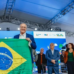Presidente disse que governo brasileiro já teve dez reuniões com os Estados Unidos e está "pronto e preparado" para dialogar com Trump
