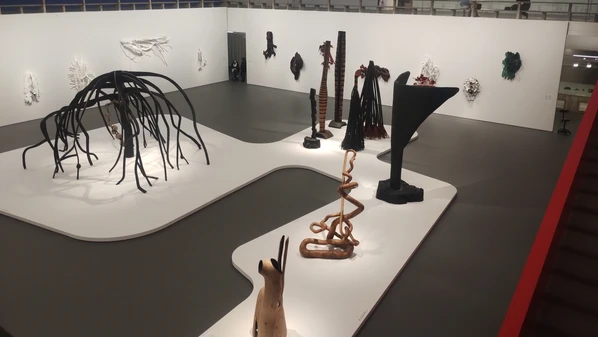 As três exposições oferecem leituras distintas sobre a relação entre arte, natureza e transformação ambiental e apontam caminhos para pensar nossa responsabilidade diante das urgências do presente