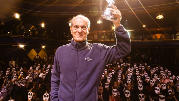 Ícone da cultura brasileira, artista recebeu homenagens e falou sobre autenticidade e liberdade na coletiva de imprensa e na noite de premiação