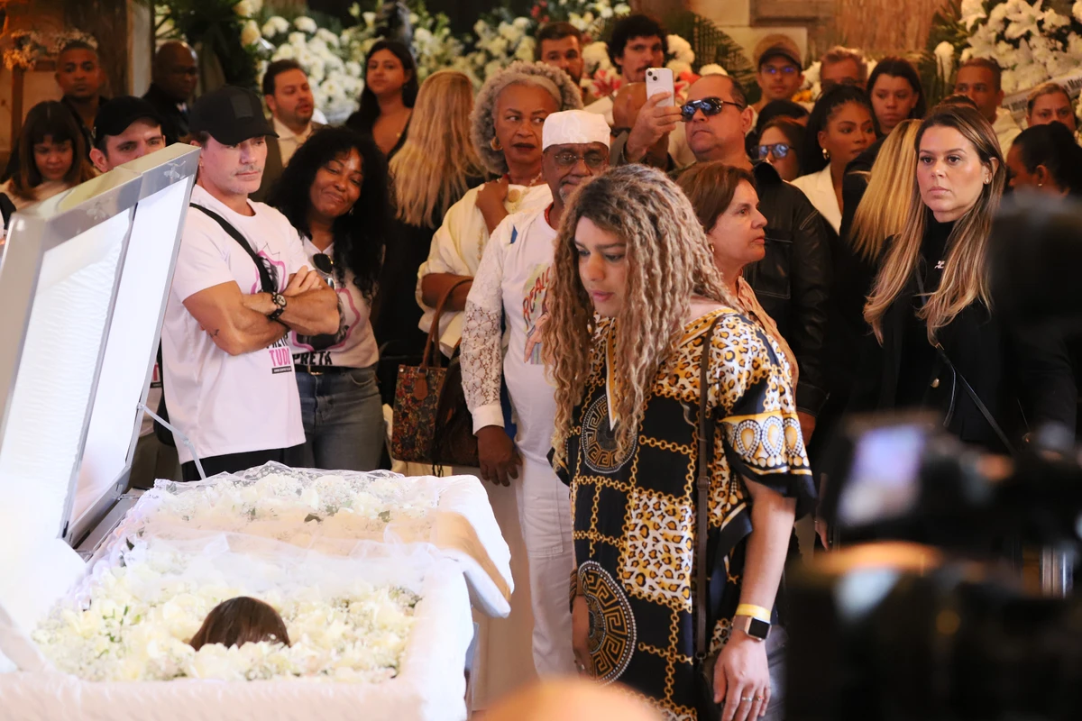 Fãs, amigos e familiares se despedem de Preta Gil, durante o seu velório no Theatro Municipal por ALEXANDRE BRUM/Agencia Enquadrar/Folhapress
