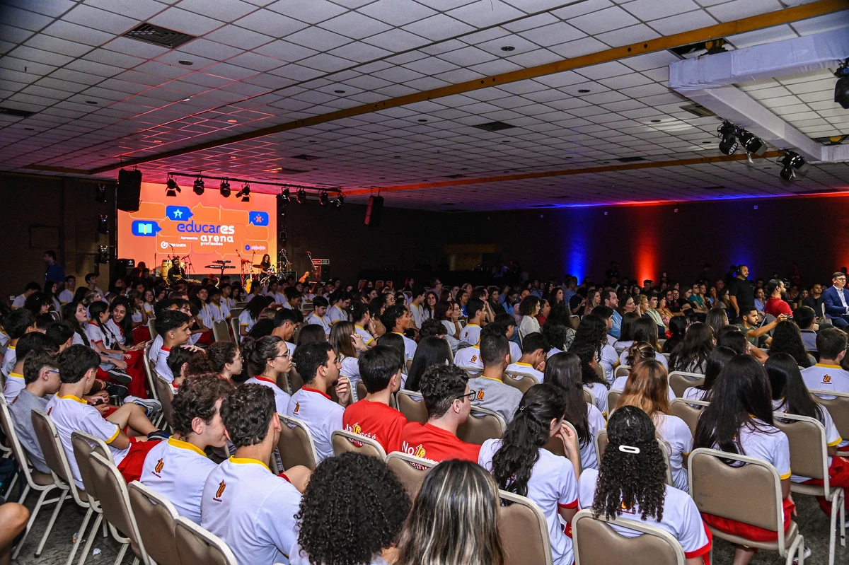 O evento reúne estudantes e profissionais da educação para refletir, juntos, sobre os caminhos possíveis para o futuro profissional