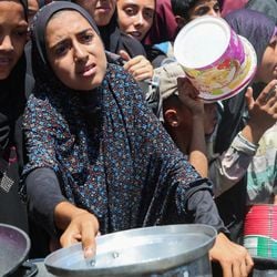 Nesta semana, cresceu a pressão para que governo israelense permita a chegada de mais ajuda à região, onde um terço da população não come há dias, segundo órgão das Nações Unidas