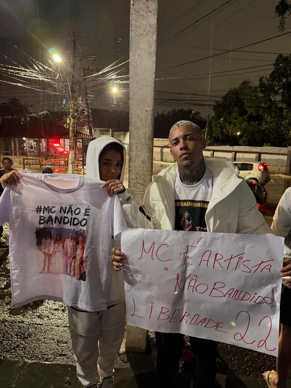 MC Poze vai à presídio protestar e pede libertação de Oruam da prisão