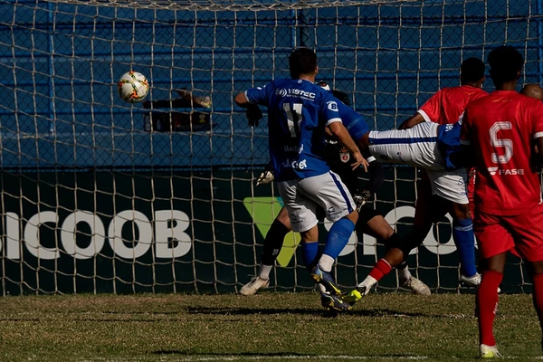 Vitória vence Real Noroeste garante vaga na final da Copa ES por Fernando Madeira