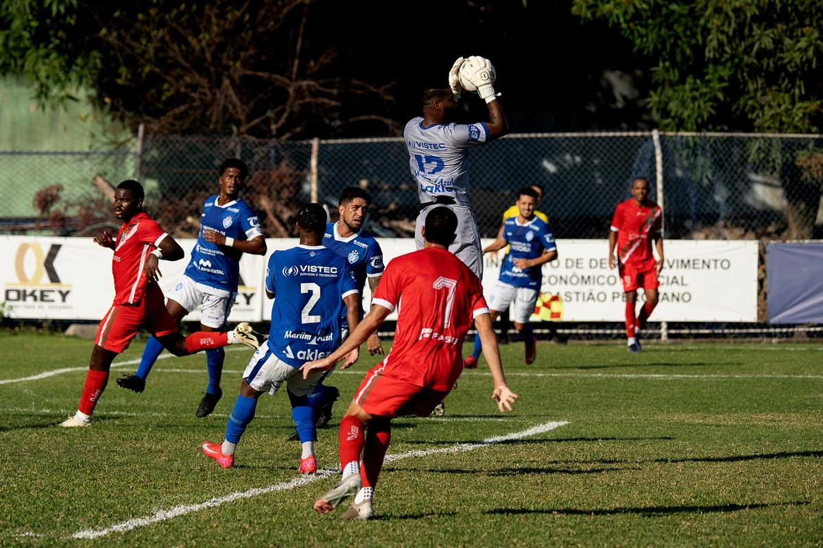 Vitória vence Real Noroeste garante vaga na final da Copa ES por Fernando Madeira