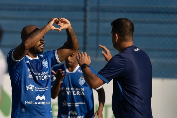 Vitória vence Real Noroeste garante vaga na final da Copa ES por Fernando Madeira