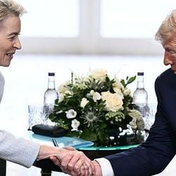 Após reunião na Escócia, Trump e Ursula von der Leyen, líder da União Europeia, anunciaram a redução da tarifa de 30% para 15%. Presidente americano confirmou que novas taxas entram em vigor em 1ºde agosto
