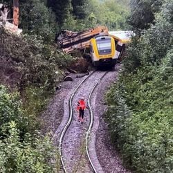 Veículo saiu do trilho perto de Stuttgart, após uma tempestade