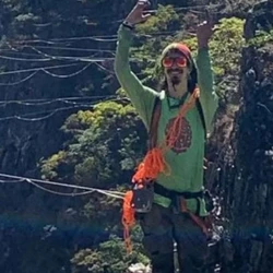 Gustavo Guimarães Rodrigues, de 29 anos, despencou de uma altura de 50 metros, próximo à Cachoeira da Usina, em Alto Paraíso de Goiás
