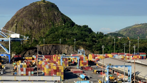 Planejamento urbano nos municípios capixabas é forma de
ligar portos,
indústrias e
cidades sem
comprometer
qualidade
de vida da
população