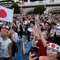 Um partido de direita outrora obscuro abalou a cena política do Japão.