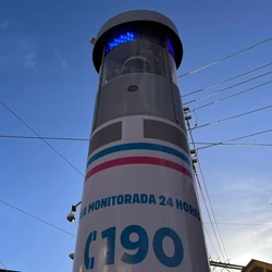 Espécie de “posto policial eletrônico”, primeiros equipamentos já estão operando em Cariacica; eles têm quatro metros de altura e autonomia para funcionamento por 24 horas
