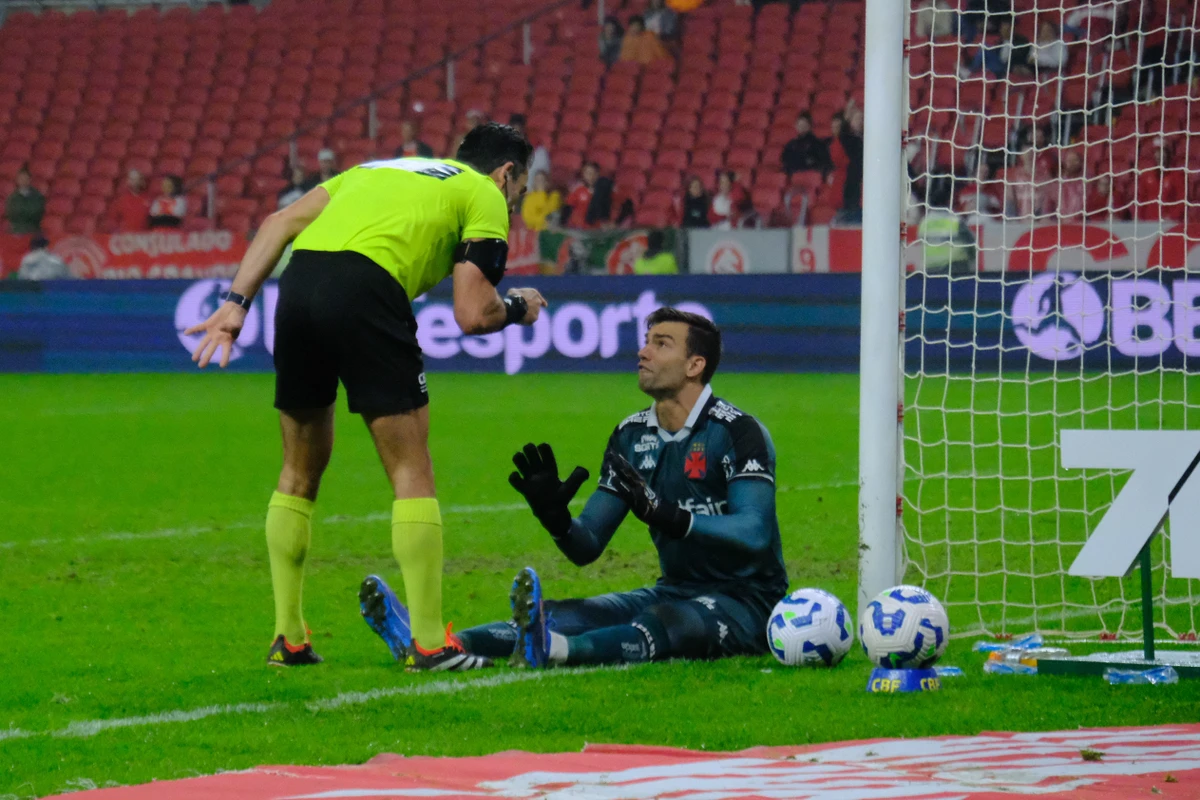 Partida entre Internacional e Vasco da Gama, confronto valido pela 16ª rodada do Campeonato Brasileiro da Serie A