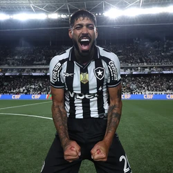 Glorioso fez uma partida segura e conquistou sua primeira vitória no Nilton Santos sob o comando de Davide Ancelotti