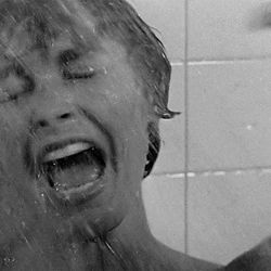 O terror de Alfred Hitchcock talvez não tivesse se tornado um clássico absoluto sem a trilha sonora perturbadora de Bernard Herrmann