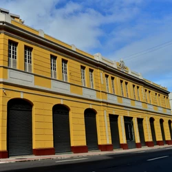 Com restauro entregue há mais de um ano, ponto comercial no Centro de Vitória agora passa por adaptações para receber coifas de restaurantes e ligação à rede de esgoto