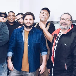 Quinta (31) no ES: Lordose pra Leão, Edivan Freitas e feira de cerâmica e decoração