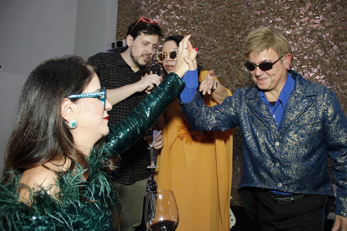 Neila Nara Neiva celebra aniversário