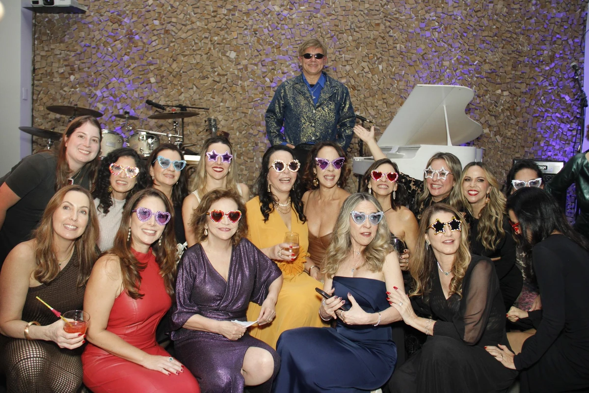 Neila Nara Neiva celebra aniversário