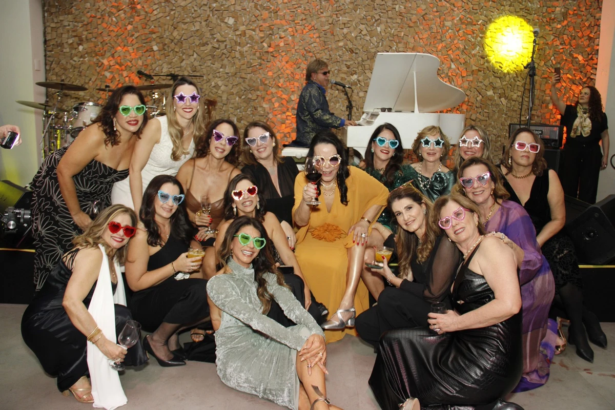 Neila Nara Neiva celebra aniversário