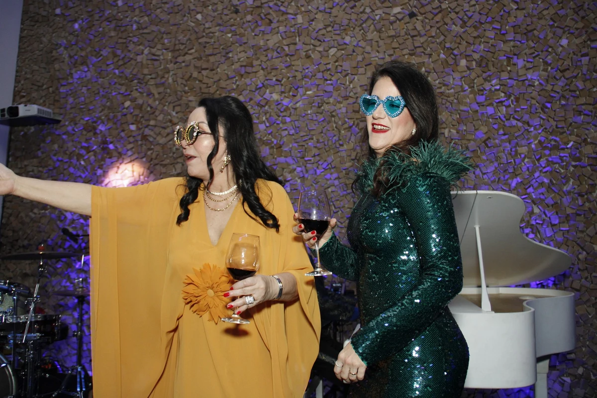 Neila Nara Neiva celebra aniversário