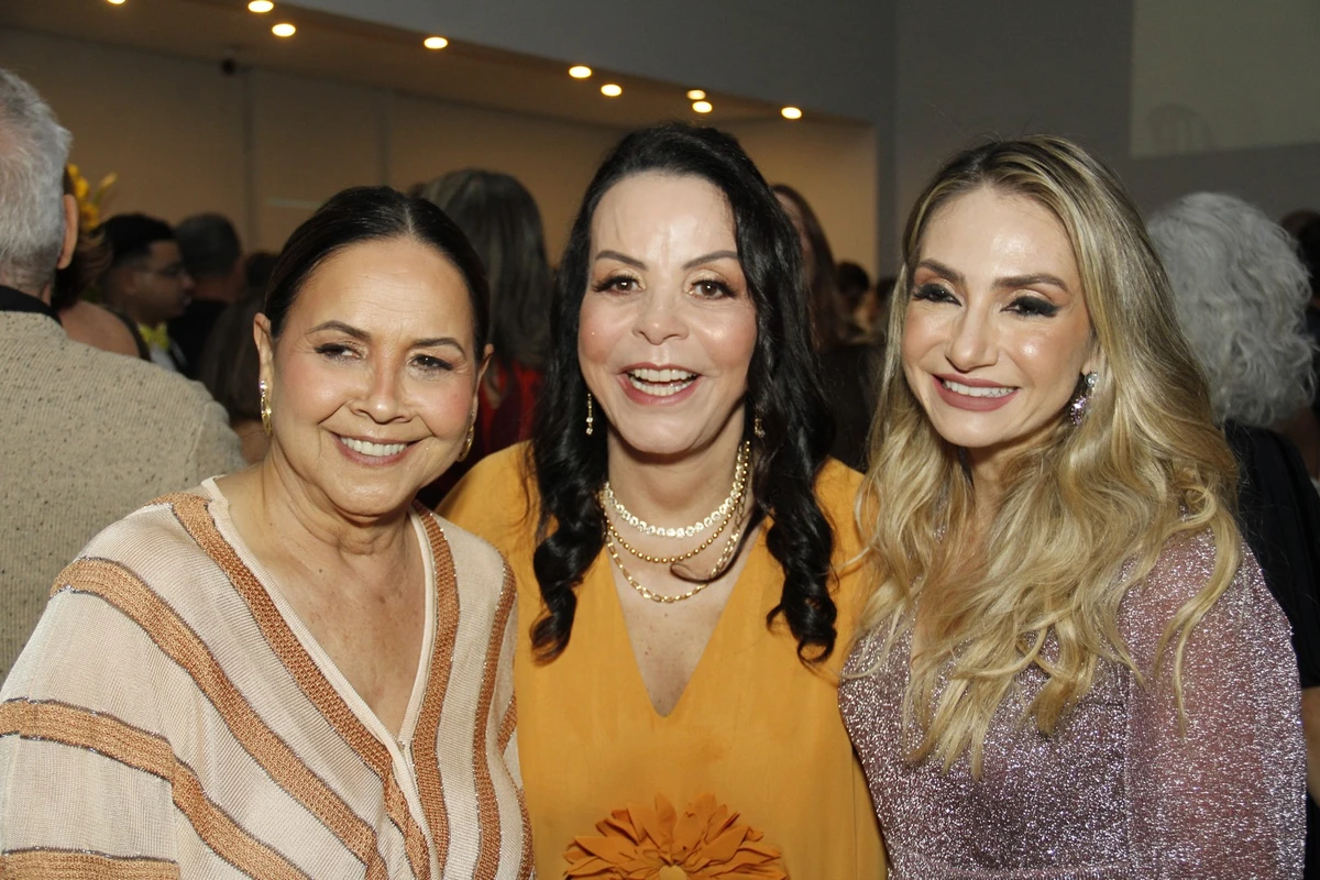 Neila Nara Neiva celebra aniversário