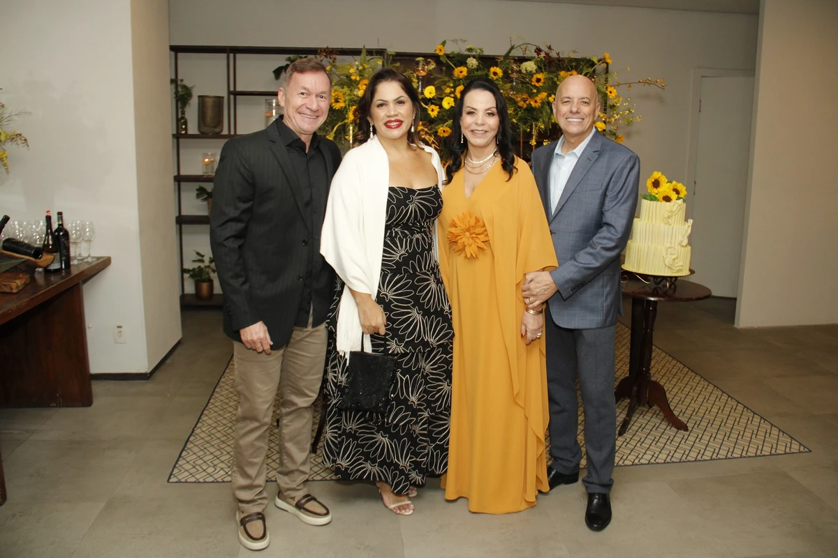 Neila Nara Neiva celebra aniversário