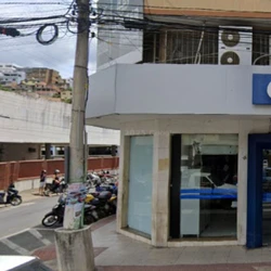 Golpistas se passaram por funcionários bancários e desviaram mais de R$ 43 mil das contas da vítima