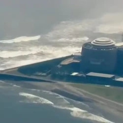 Tremor é o mais forte desde 2011; ondas chegaram a 3 metros de altura, e governo japonês emite ordem de retirada