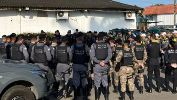 No total, 22 pessoas são investigadas nas Operações Argos, Iris e Lúmen, sendo 15 policiais militares e sete pessoas físicas; além das prisões, foram cumpridos mandados de menagem, busca e apreensão, entre outros