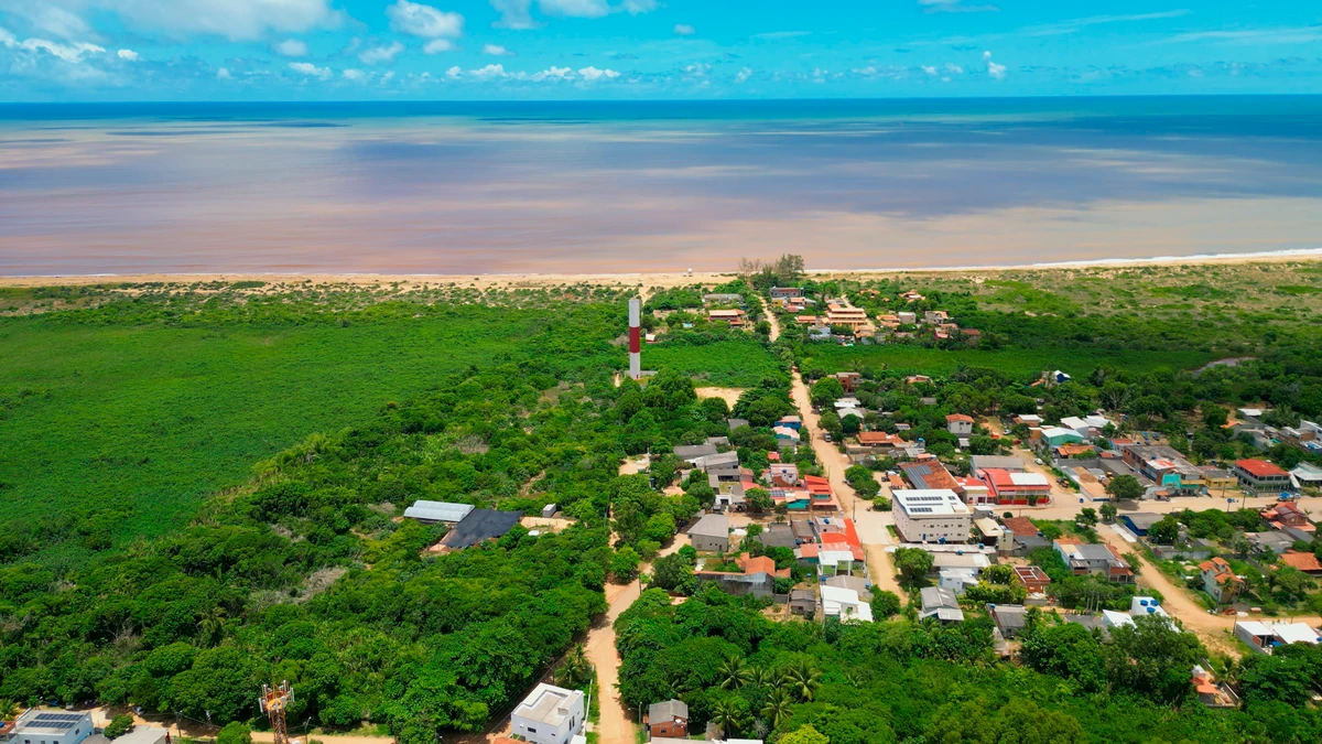 A Vila de Regência, um dos melhores points do surfe do Brasil, foi atingida pela lama da Samarco