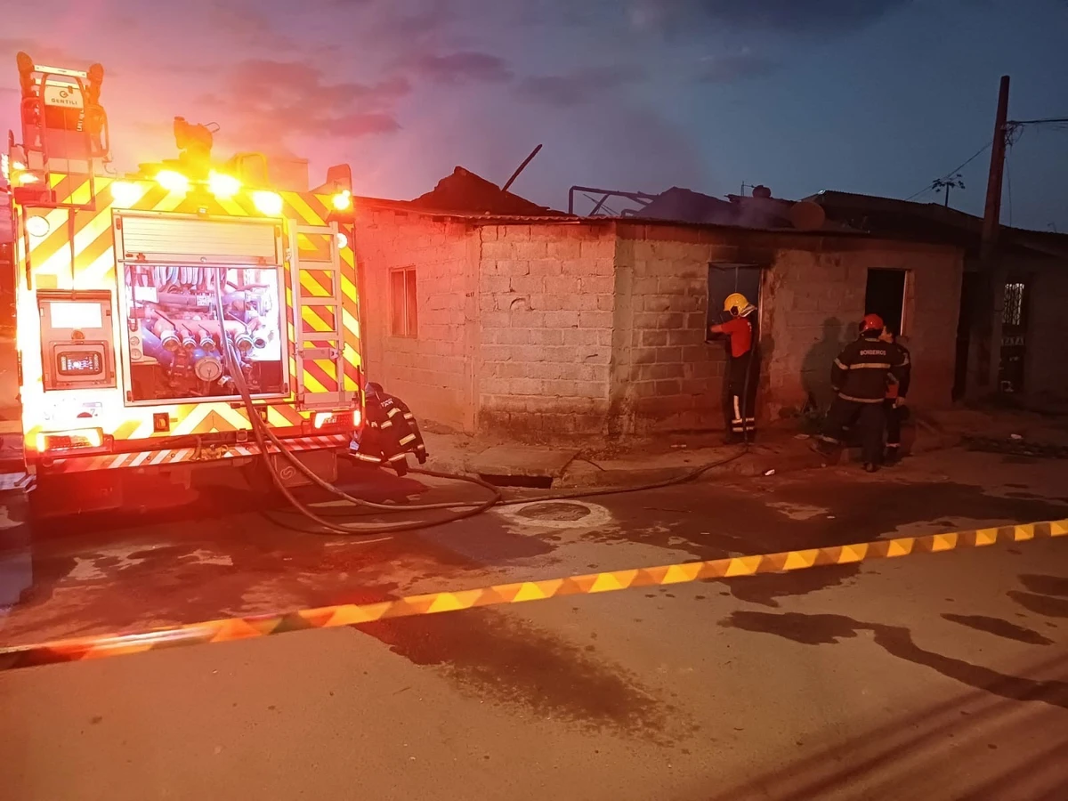 Homem é encontrado morto e amordaçado em casa incendiada em Vila Velha