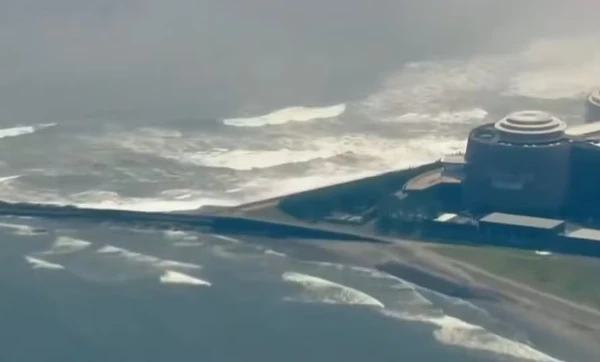Imagem de vídeo mostra primeiras ondas atingindo a costa do Japão
