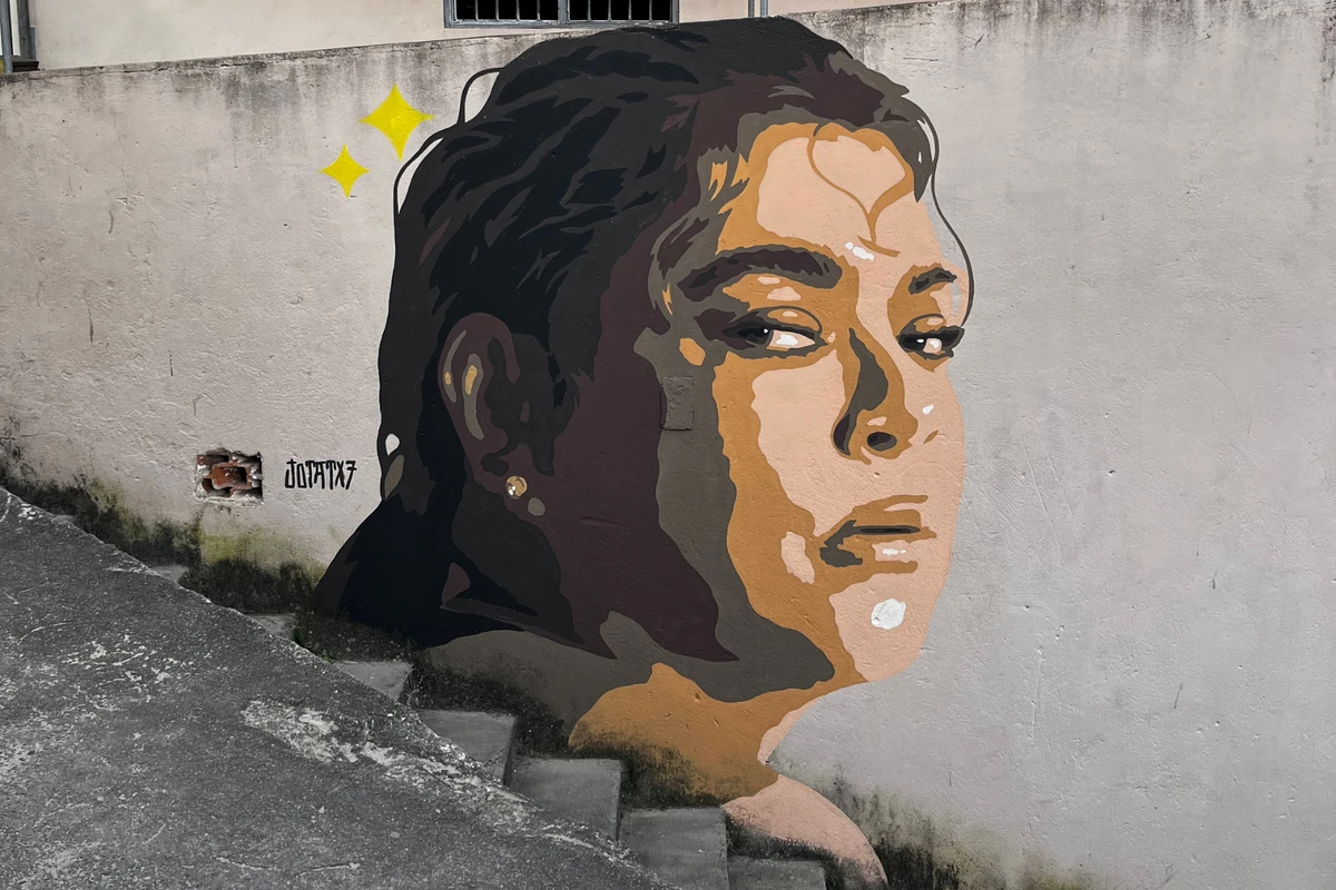 O artista Jotatx7 fez um mural em Linhares em homenagem a cantora Preta Gil