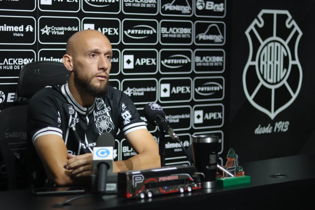 Uesles, zagueiro do Rio Branco