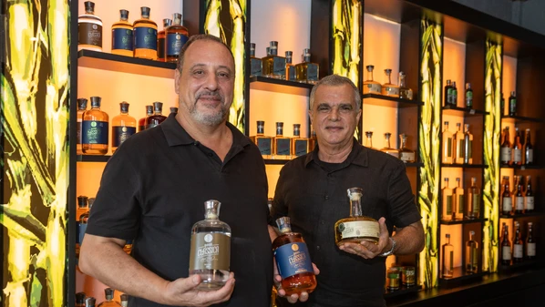 Alambique localizado em Aracruz produz 14 rótulos diferentes da bebida