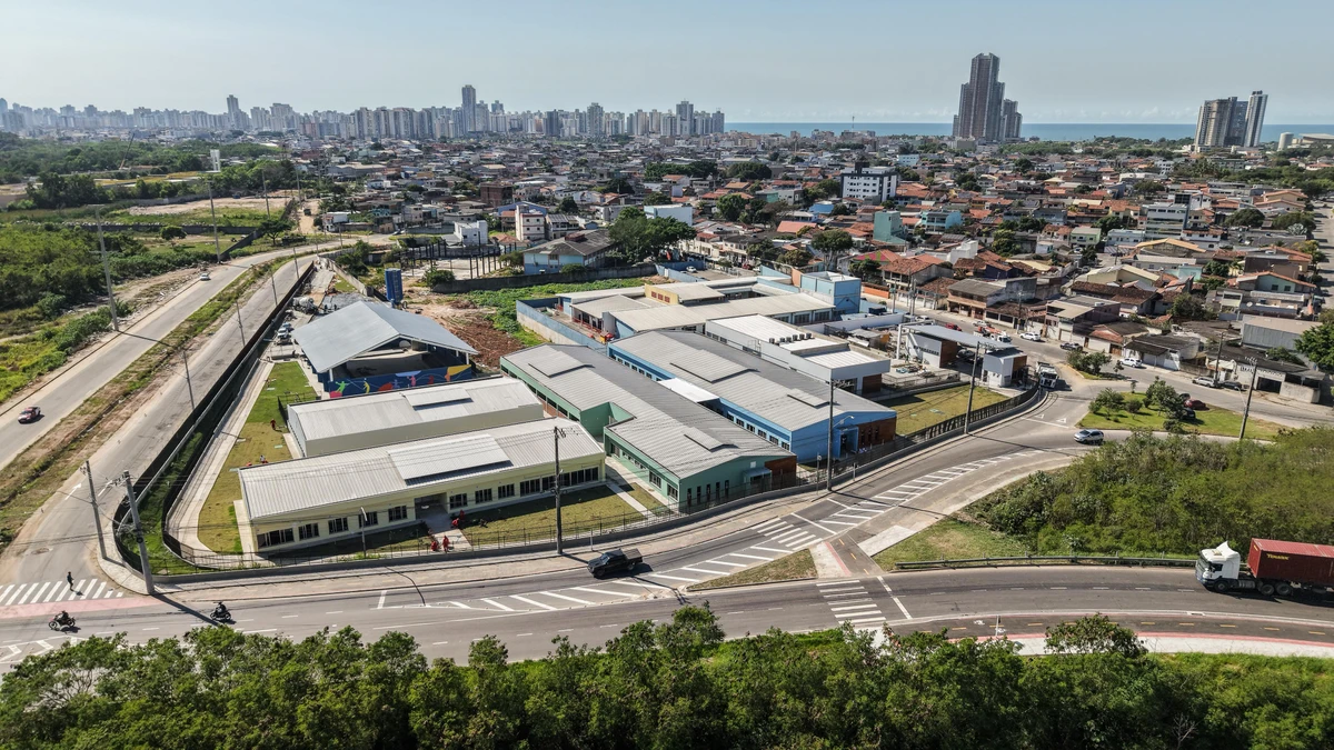 Centro Integrado Familiar para Pessoas com Deficiência Intelectual, Múltipla e Autismo, no bairro Araçás