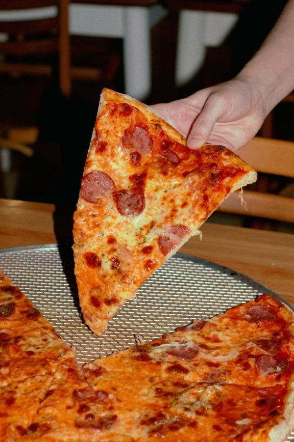 Fatias de pizza da Nolita Pizzaria, localizada no Brizz, em Vitória 