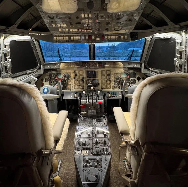  Aeronave Grumman Gulfstream I virou suíte de luxo na pousada  Aero Sofiste por Instagram/@aerosofiste