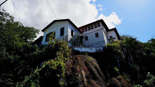 Localizado na Prainha, construção pertenceu a conhecido médico ortopedista e também foi residência de um ex-prefeito da cidade