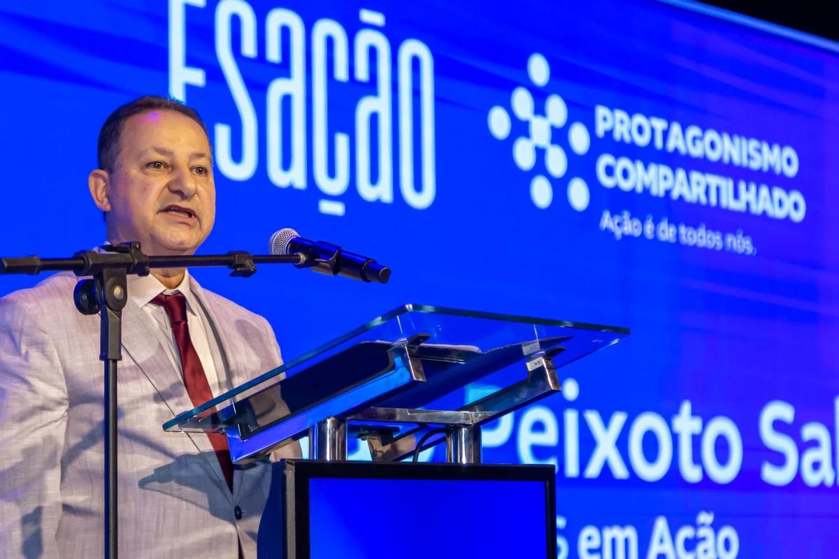 Fernando Saliba durante posse como novo presidente do ES em Ação