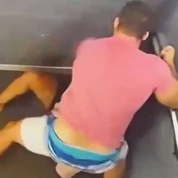 Pela câmera de segurança, Manoel Anésio viu Igor Eduardo atacar namorada com 60 socos dentro de elevador; atitude de funcionário fez homem ser preso em flagrante