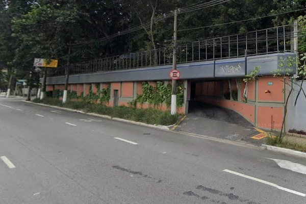 Motel Astúsrias, onde ocorreu a morte, fica na avenida Doutora Ruth Cardoso, um dos nomes da pista local da Marginal Pinheiros