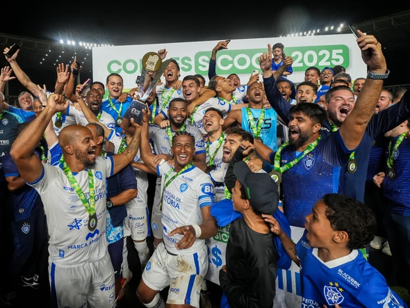 Vitória comemora título da COpa ES contra o POrto Vitória no Kléber Andrade por Vitor Jubini