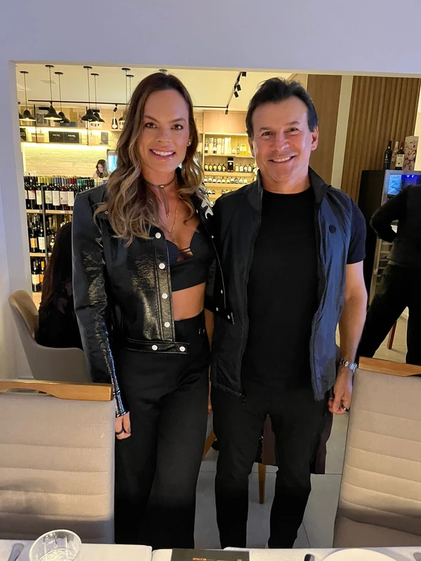 Andressa Allen e Neto Soares