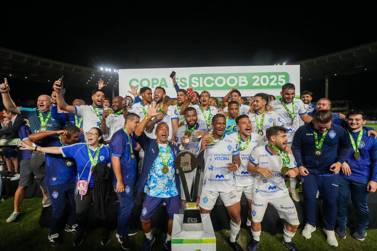 Vitória comemora título da COpa ES contra o POrto Vitória no Kléber Andrade por Vitor Jubini